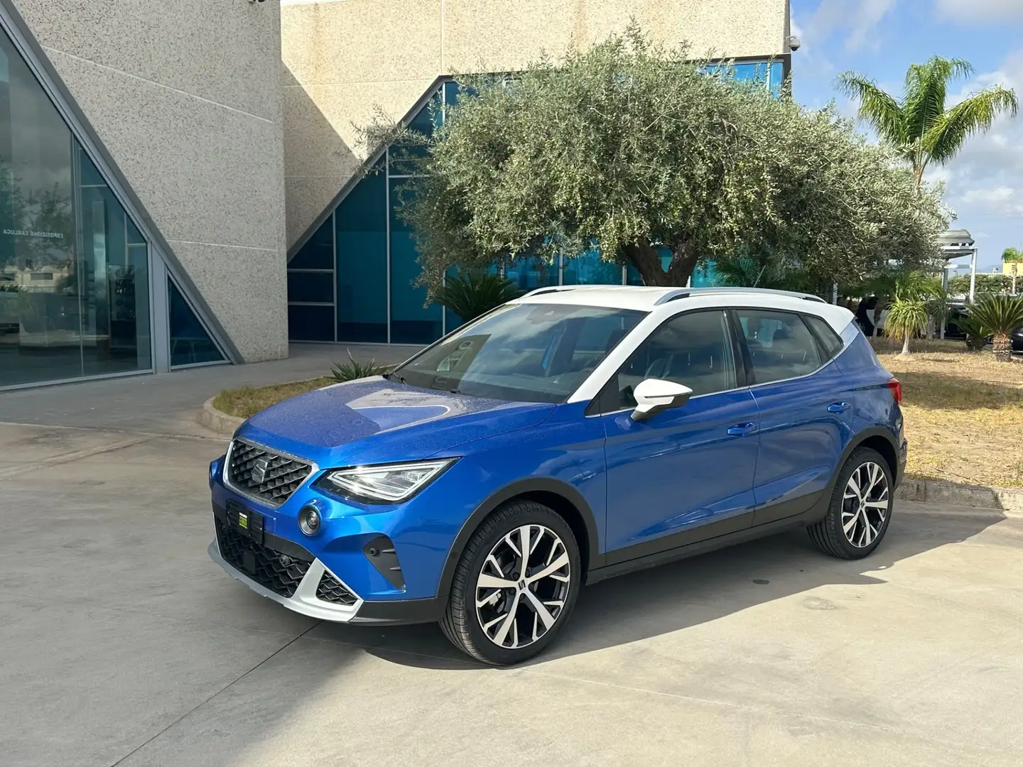 SEAT Arona 1.0 Xperience offerta T-Stock prezzo imperdibile Blu/Azzurro - 1