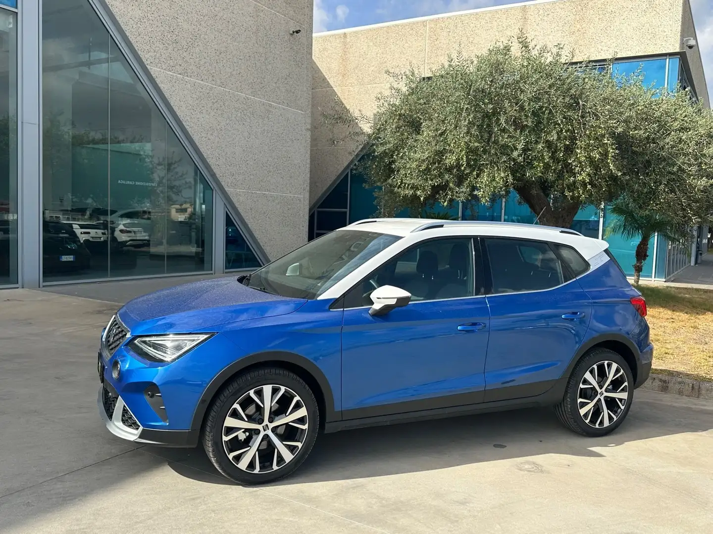 SEAT Arona 1.0 Xperience offerta T-Stock prezzo imperdibile Blu/Azzurro - 2