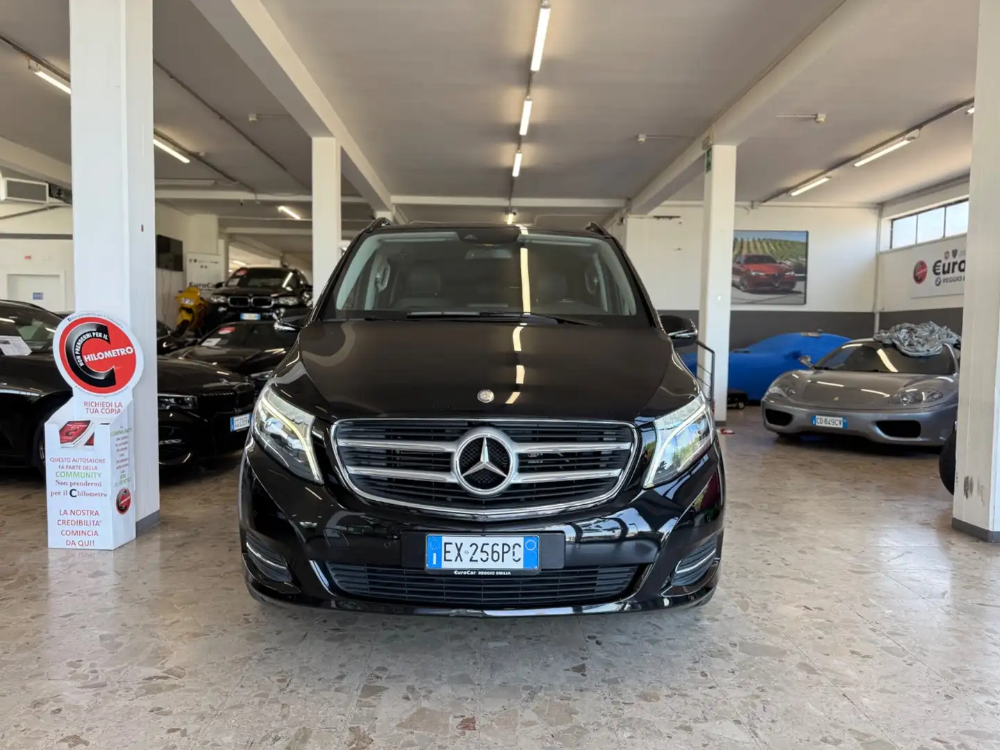 Mercedes-Benz V 220 CDI Premium Long Nero - 2