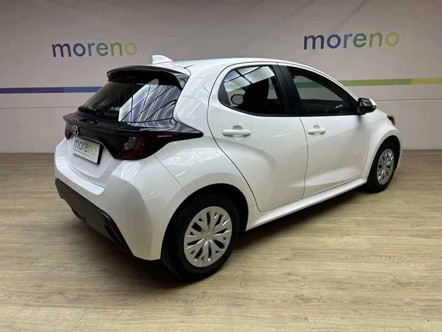 Toyota Yaris 1.0 Active Bianco - 2