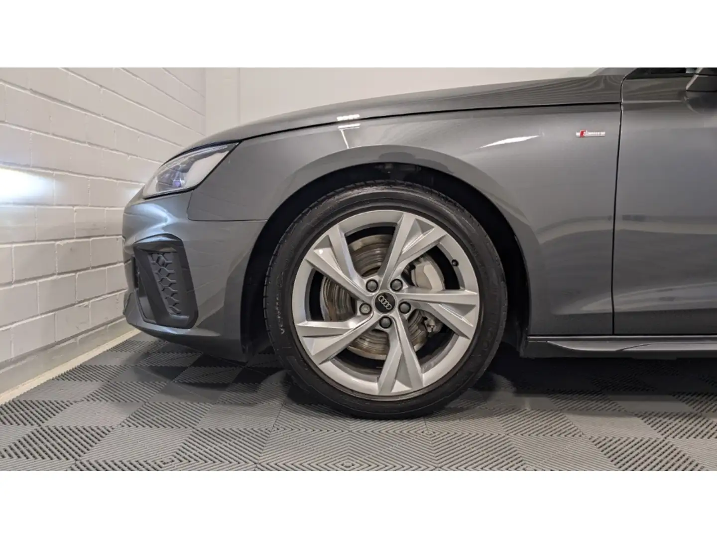 Audi A4 Avant S-Line Navi LED Virtual CarPlay RFK 18'' Grau - 2