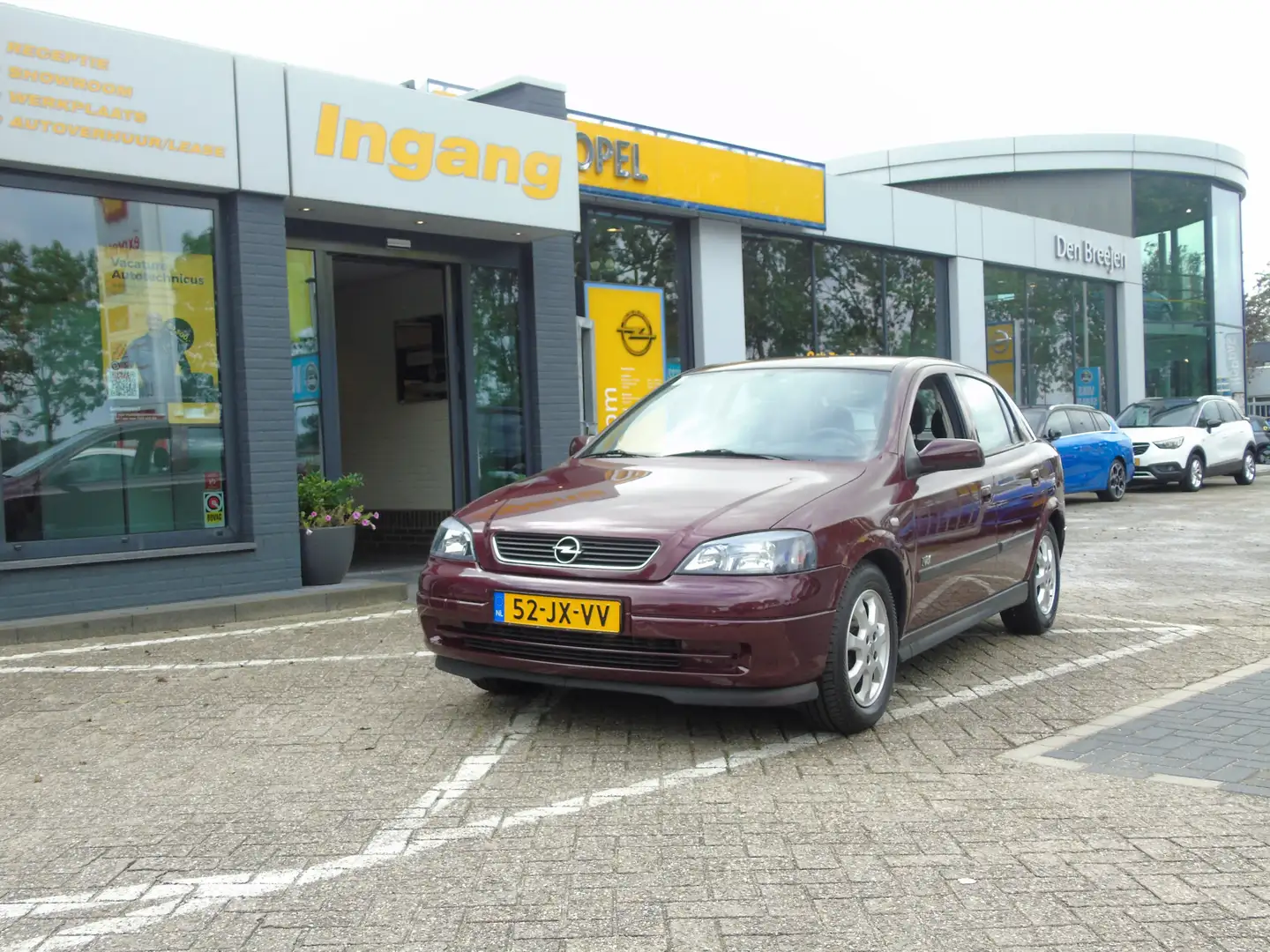 Opel Astra 1.6 Njoy Automaat | Airco | Trekhaak | Cruise Cont Rood - 1