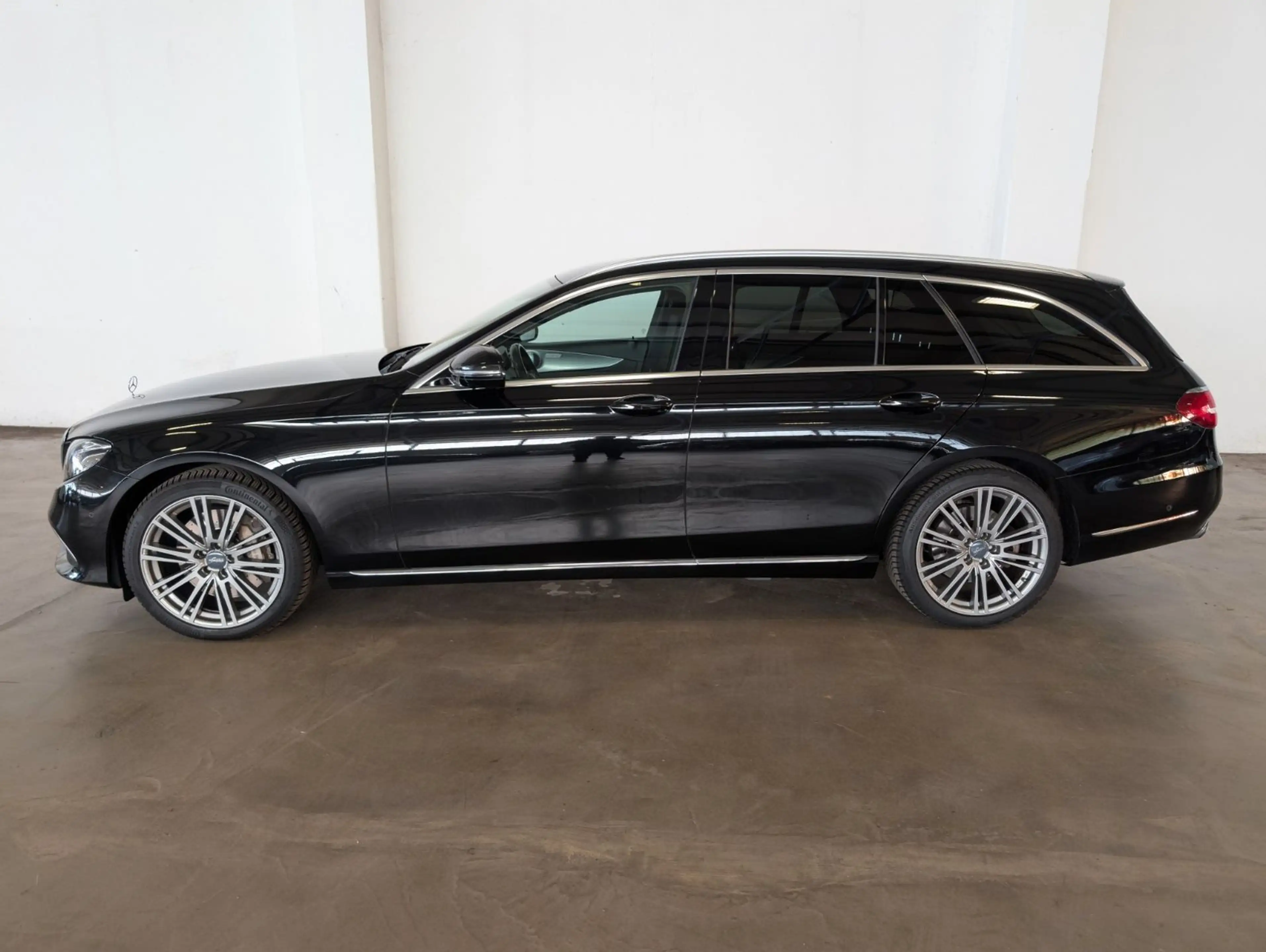 Mercedes-Benz E 400 E -Klasse T-Modell E 400 d 4Matic — photo 3