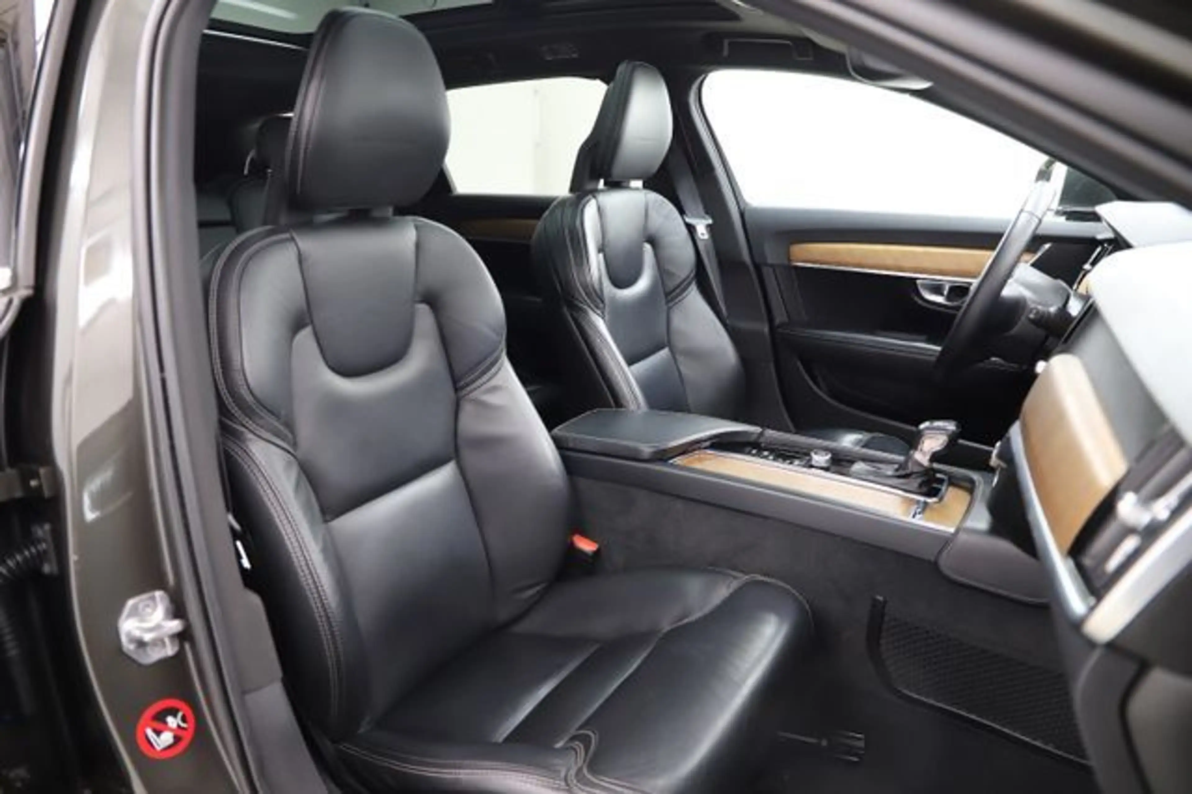 Volvo V90 2.0 T5 254PS Inscription Pano ACC LED 360° — photo 10