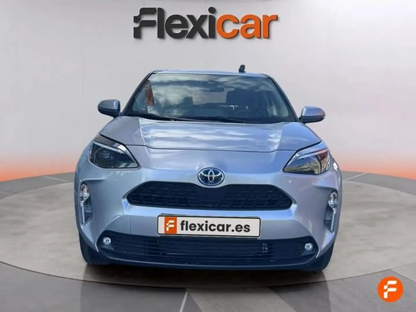 Toyota Yaris Cross 120H Active Tech Gris - 2