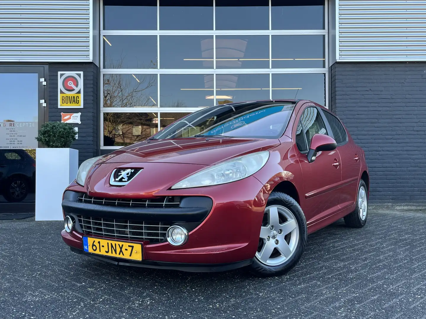 Peugeot 207 1.4 VTi XS Pack, Airco, Cruise, Trekhaak, Pdc Rood - 1