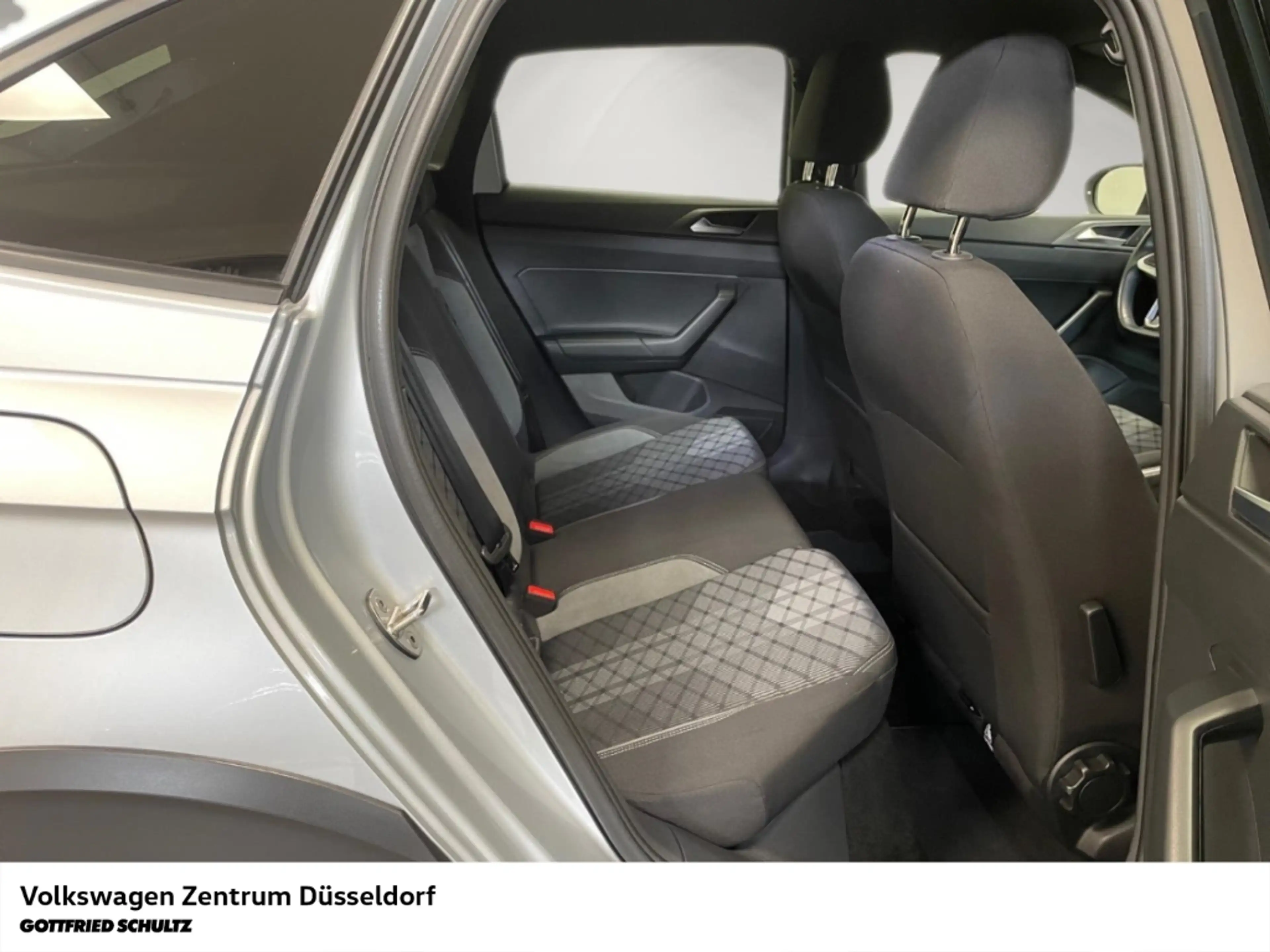 Volkswagen Taigo R-Line 1.5 TSI DSG Kamera Navi Sitzheiz LED — photo 6