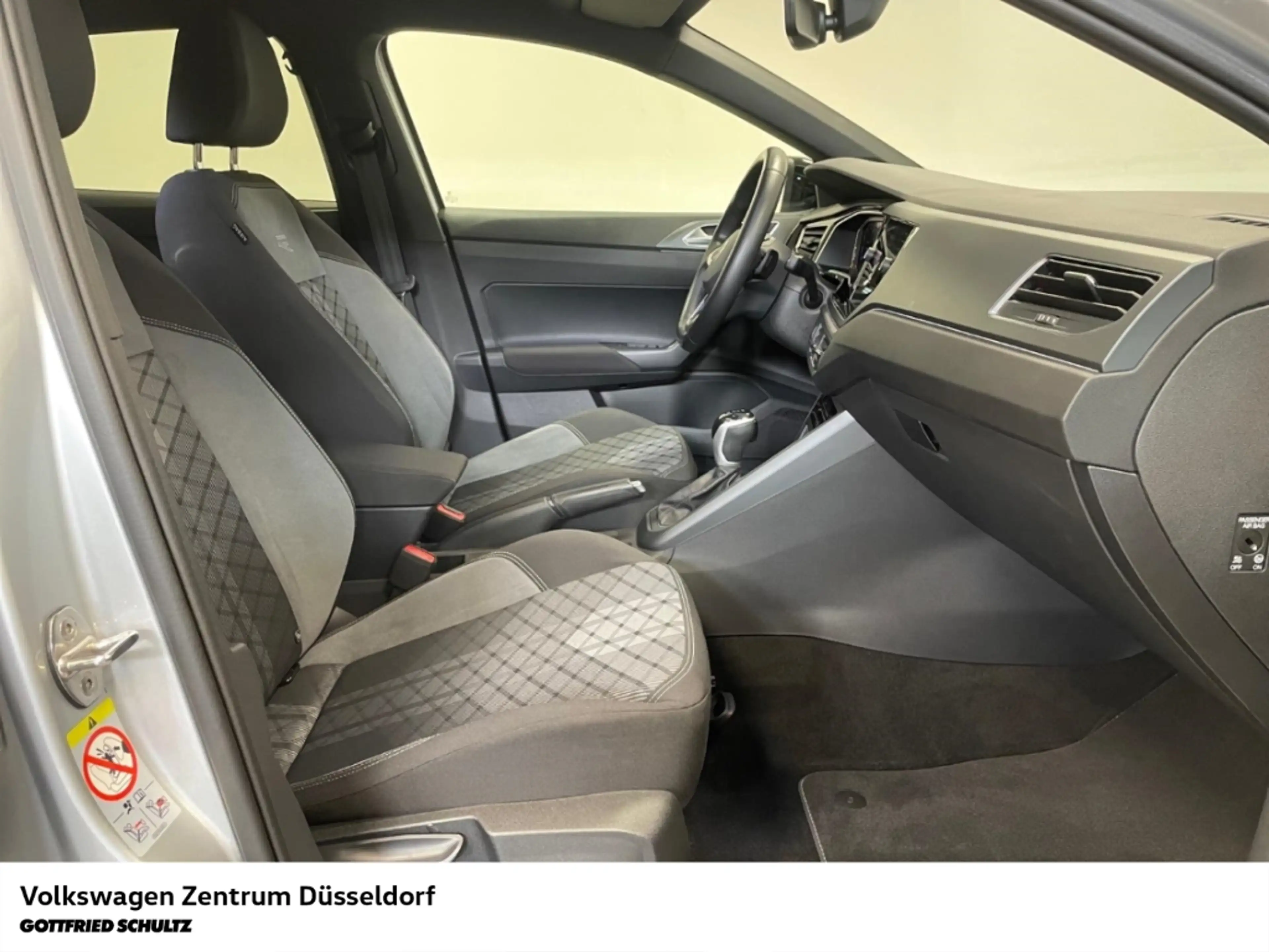 Volkswagen Taigo R-Line 1.5 TSI DSG Kamera Navi Sitzheiz LED — photo 14