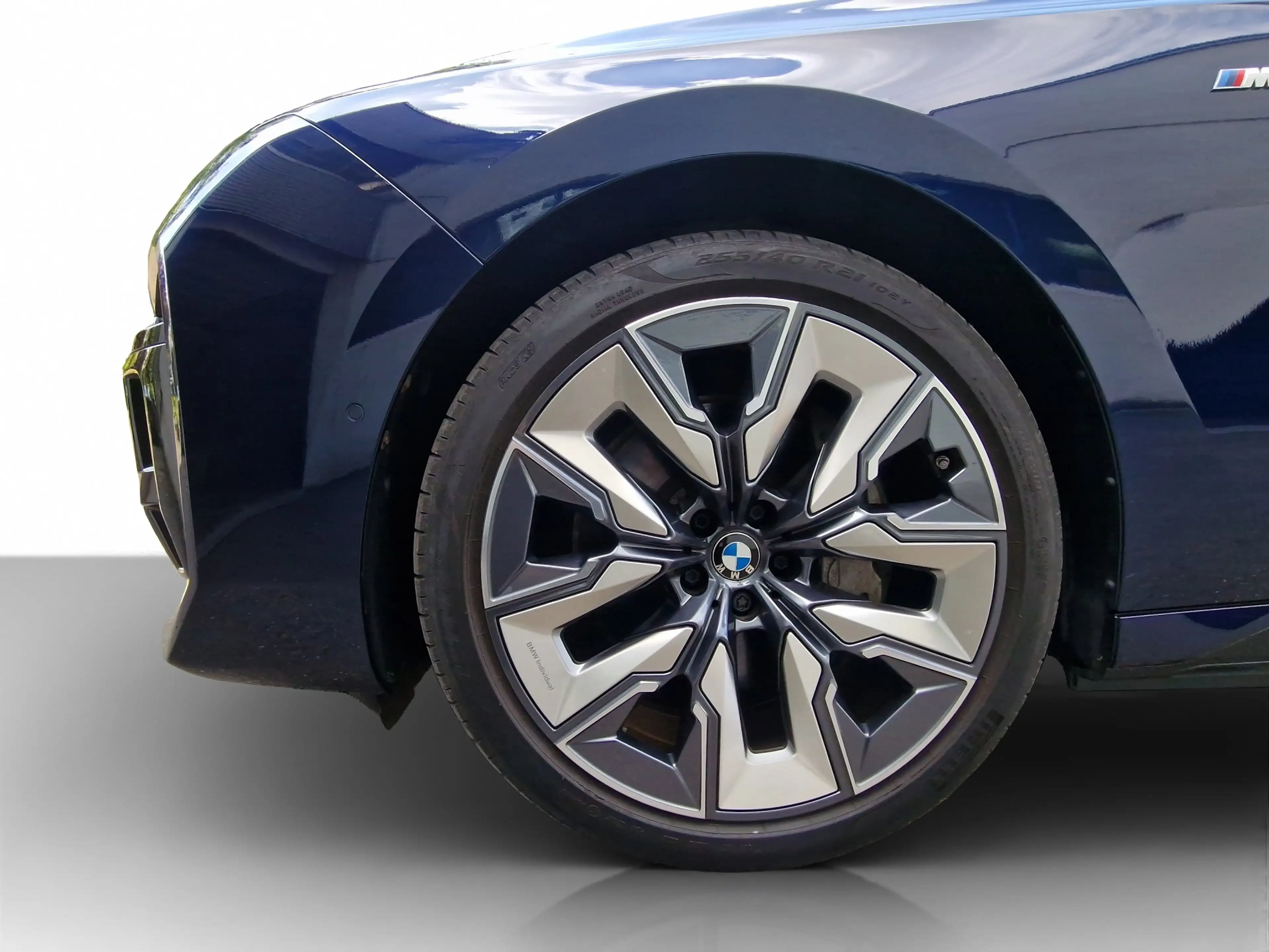 BMW i7 xDrive60 M Sportpaket B&W Sky-Lounge Fond TV — photo 3