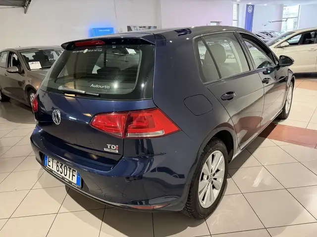 Volkswagen Golf view 5