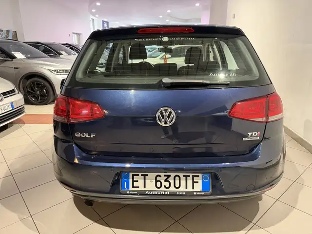 Volkswagen Golf view 4