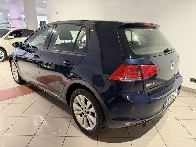 Volkswagen Golf view 3