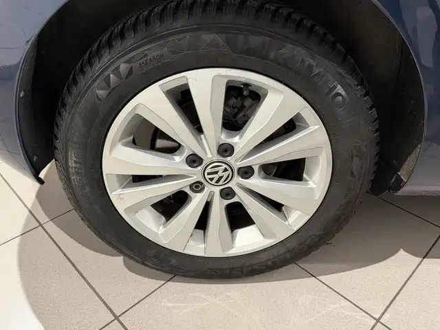Volkswagen Golf view 14