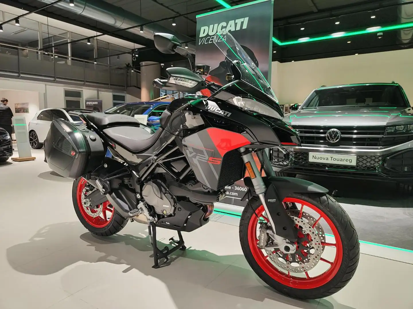 Ducati Multistrada 950 V2S TRAVEL THRILLING BLACK Fekete - 2