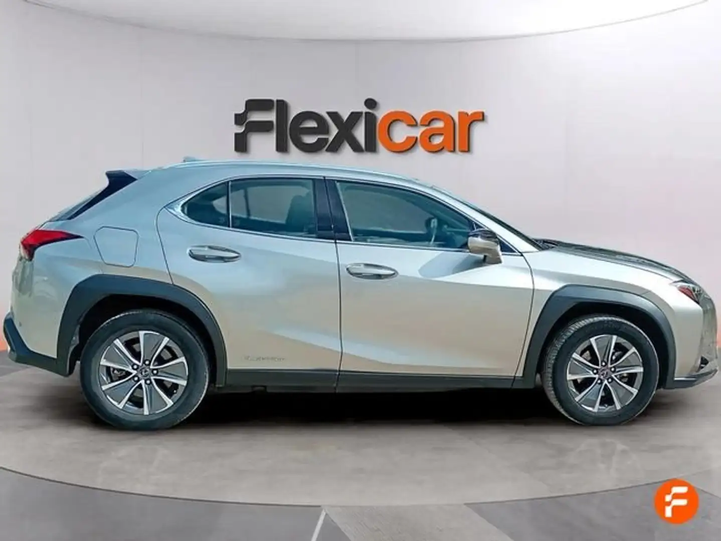 Lexus UX 300e Business Beige - 2