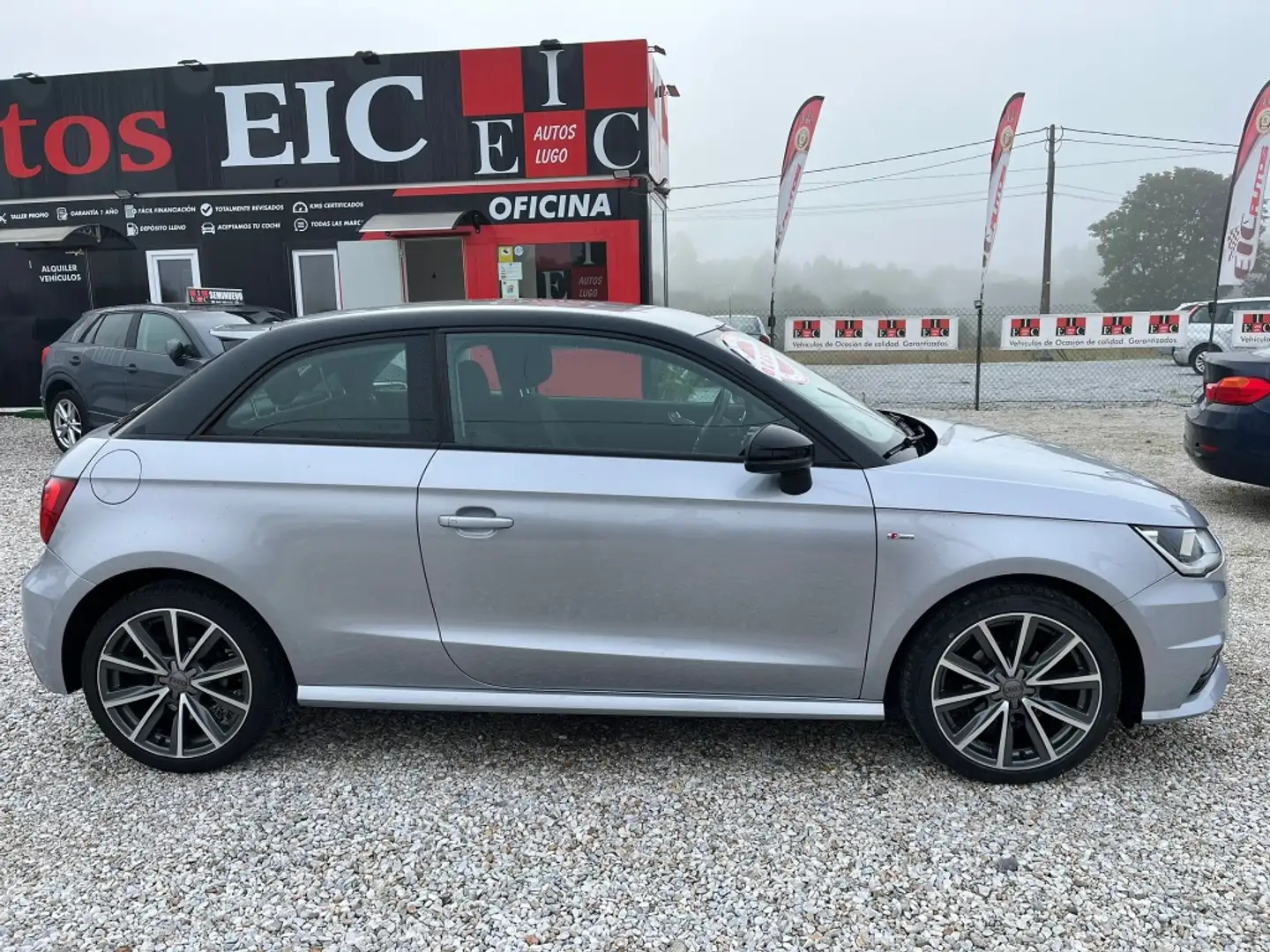 Audi A1 1.0 TFSI Active Kit Gris - 2
