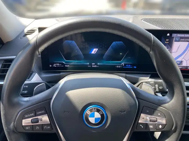 BMW 3 Series view 8