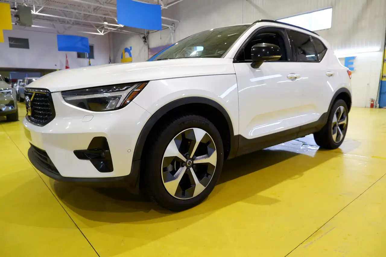 2023 Volvo XC40