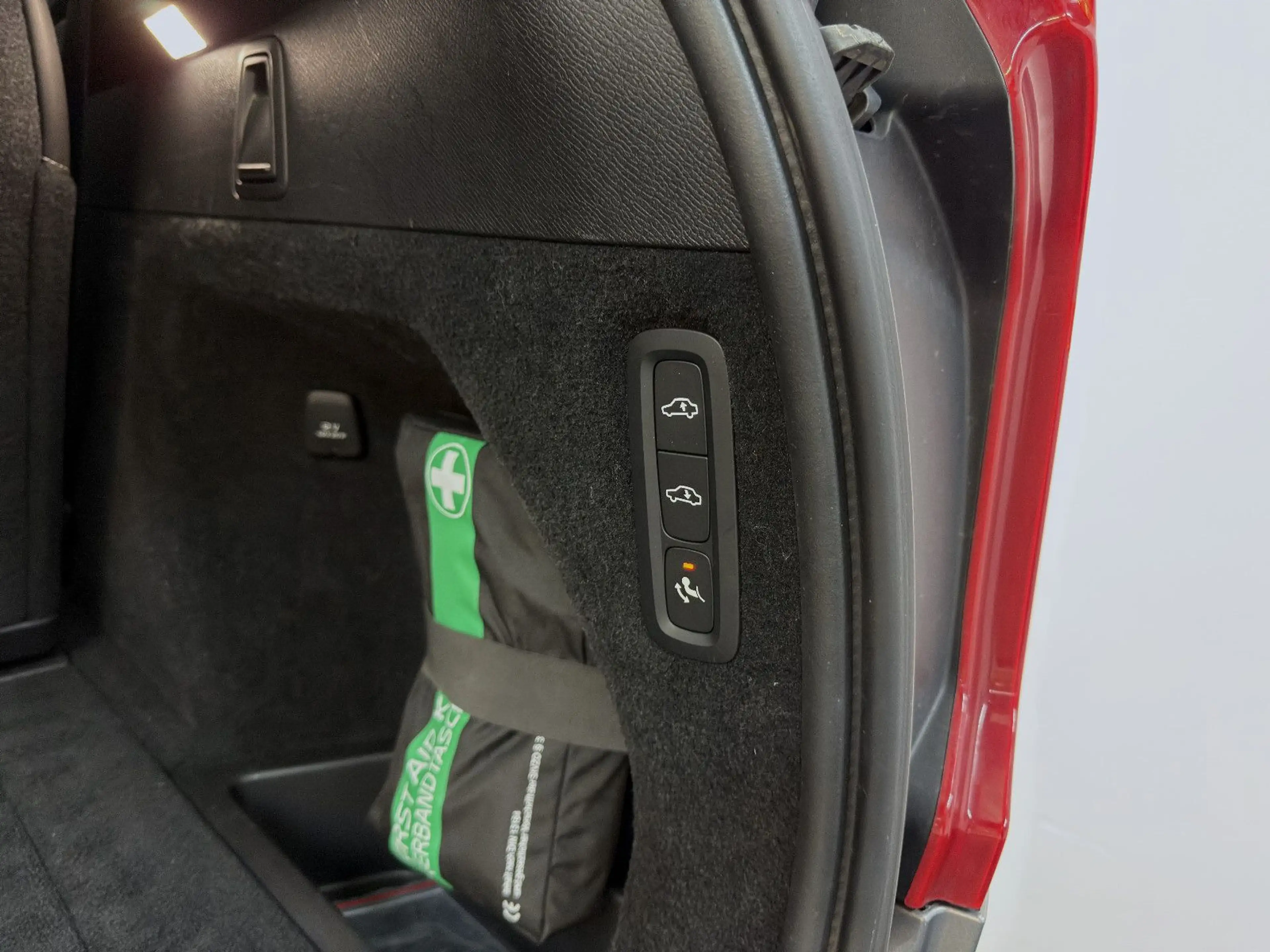 Volvo XC90 T8 Inscription Plug-In Hybrid AWD*B&W*7Sitz — photo 10