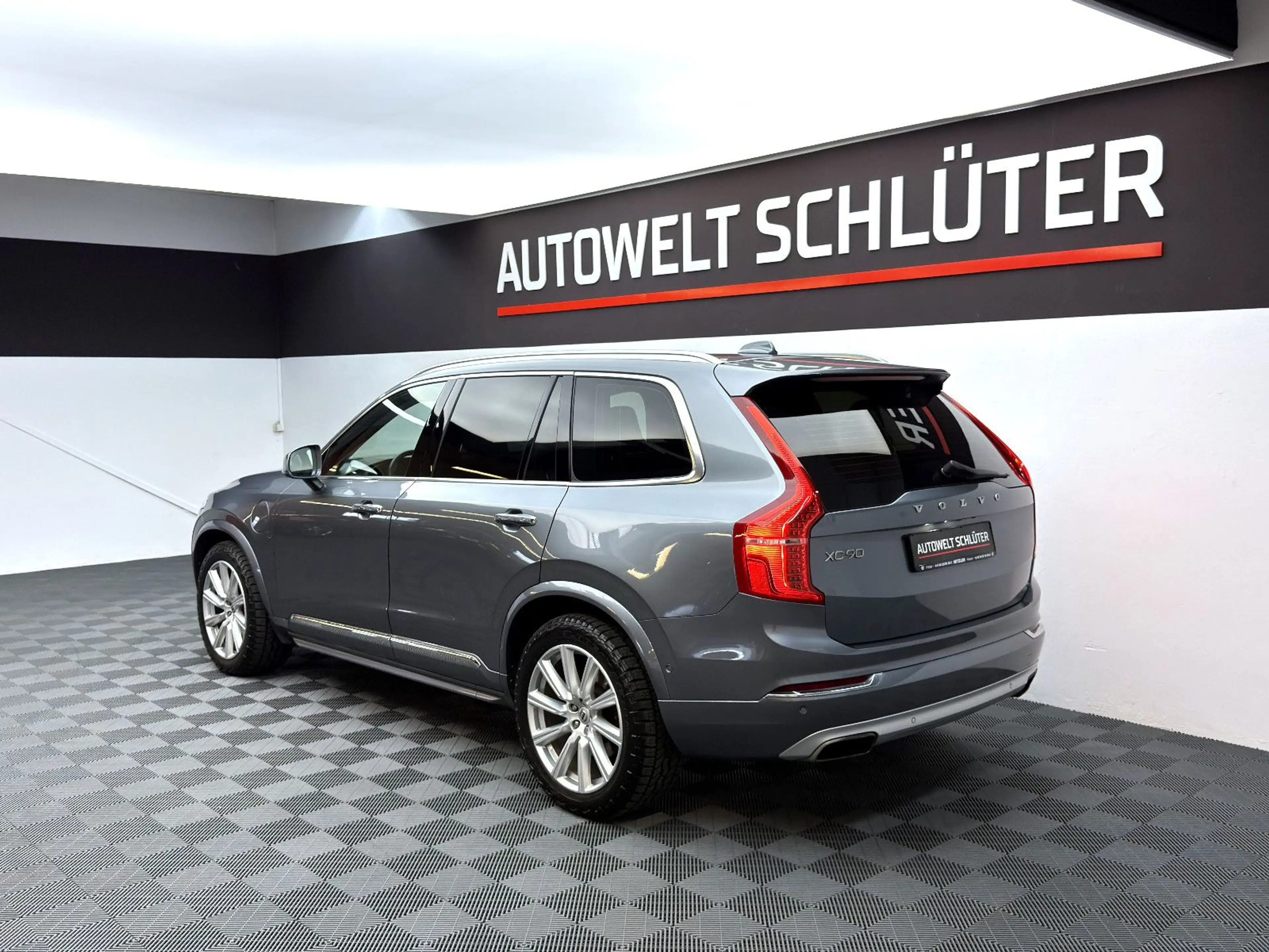 Volvo XC90 T8 Inscription Plug-In Hybrid AWD*B&W*7Sitz — photo 6