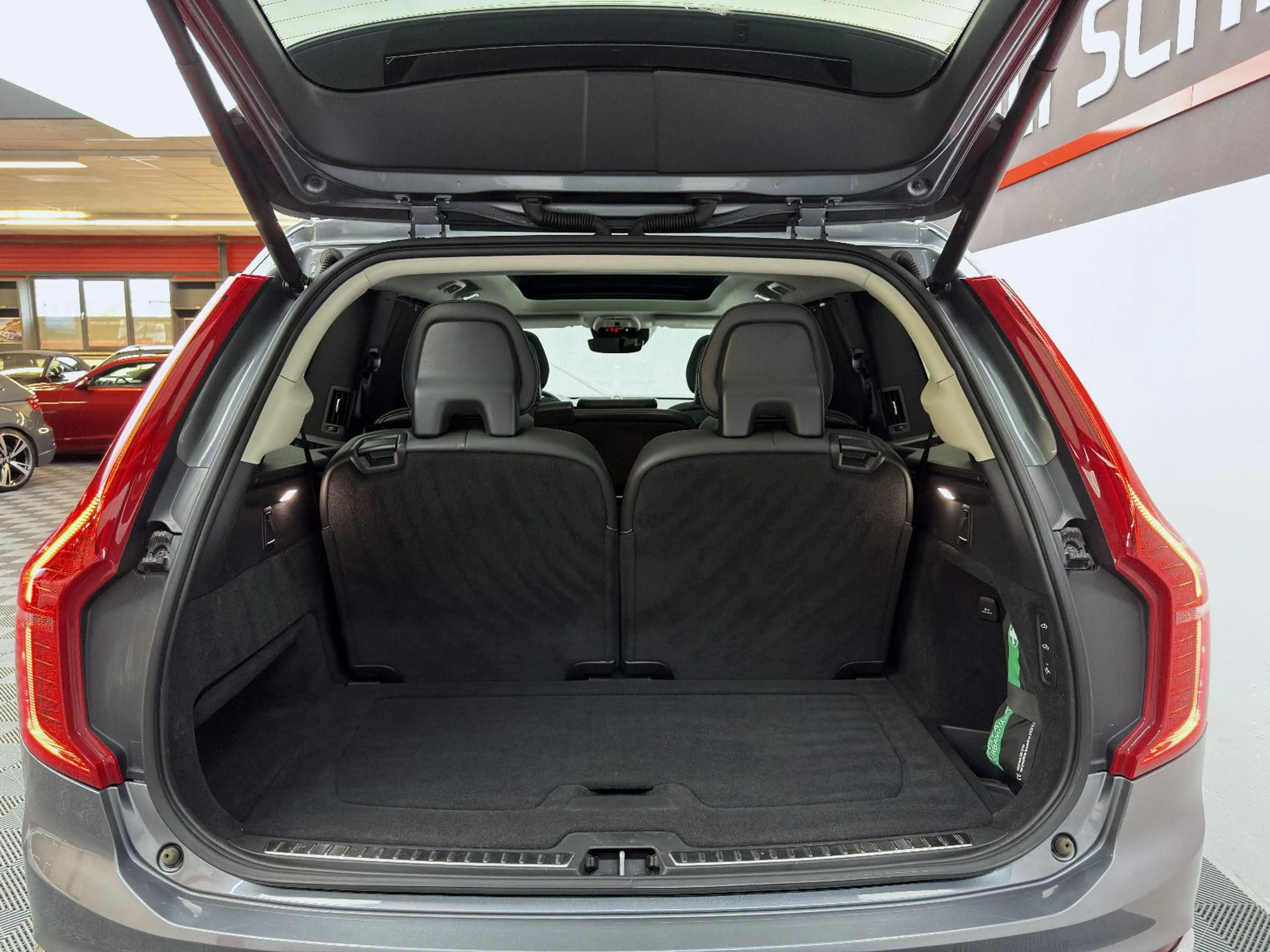 Volvo XC90 T8 Inscription Plug-In Hybrid AWD*B&W*7Sitz — photo 9