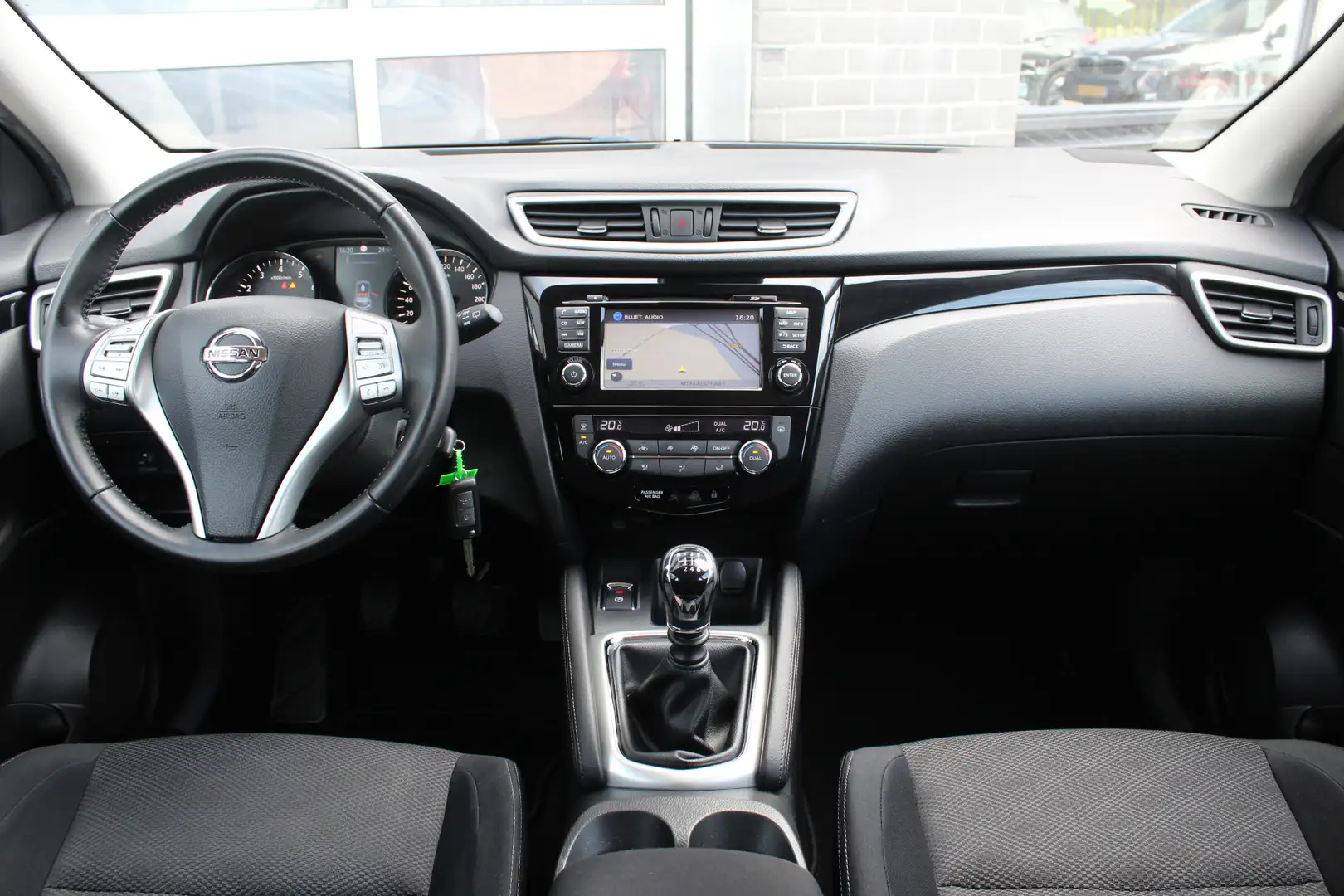 Nissan Qashqai 1.2 N-Connecta / Navigatie / Camera / PDC Noir - 2