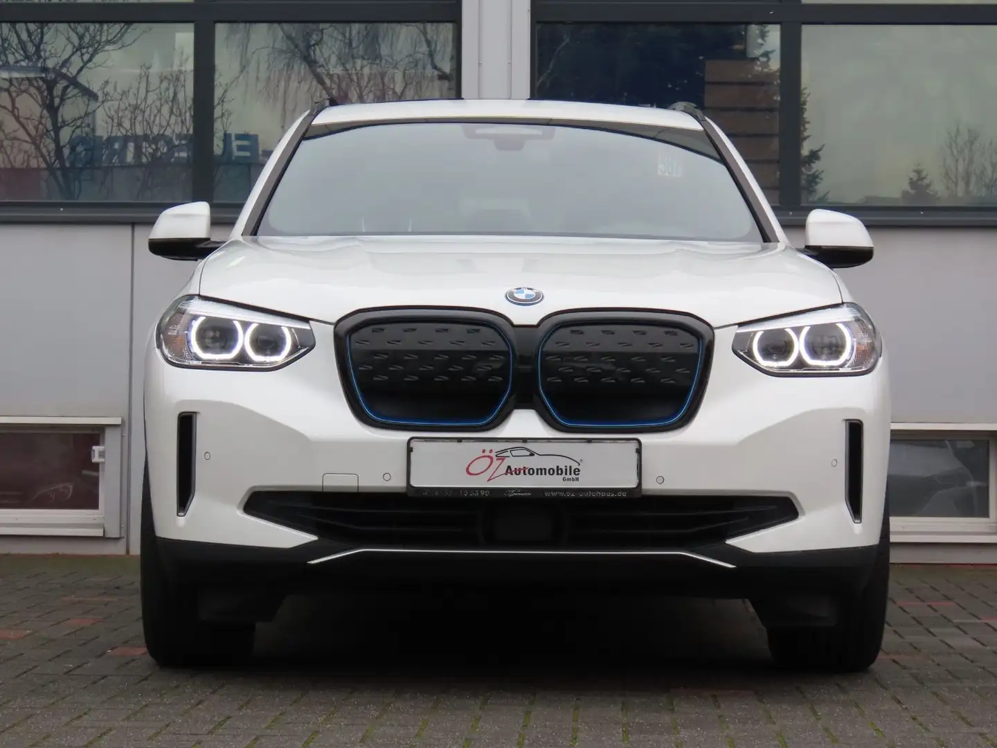 BMW iX3 80KWH INSPIRING Auto. Pano Weiß - 2