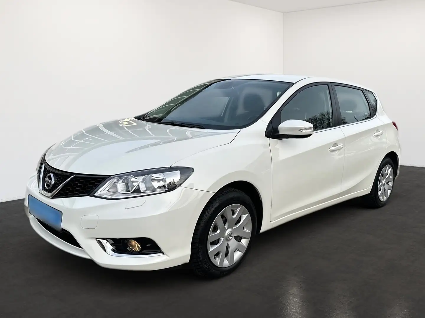 Nissan Pulsar Acenta White - 1