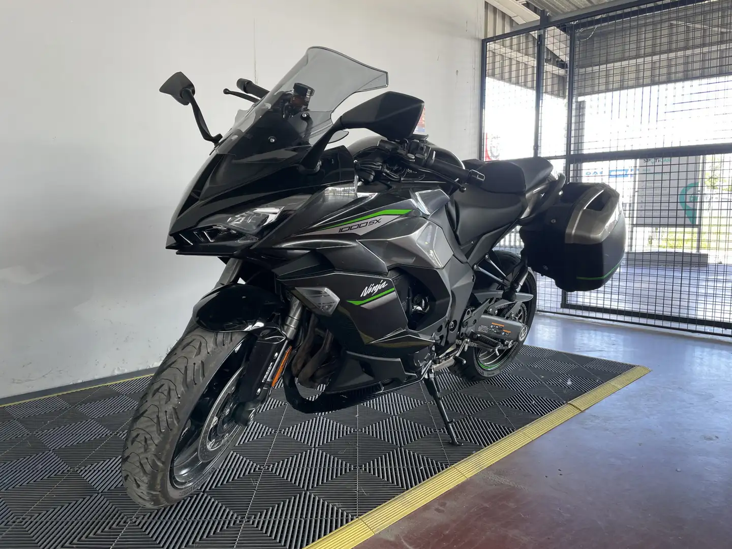 Kawasaki Ninja 1000SX Чорний - 2