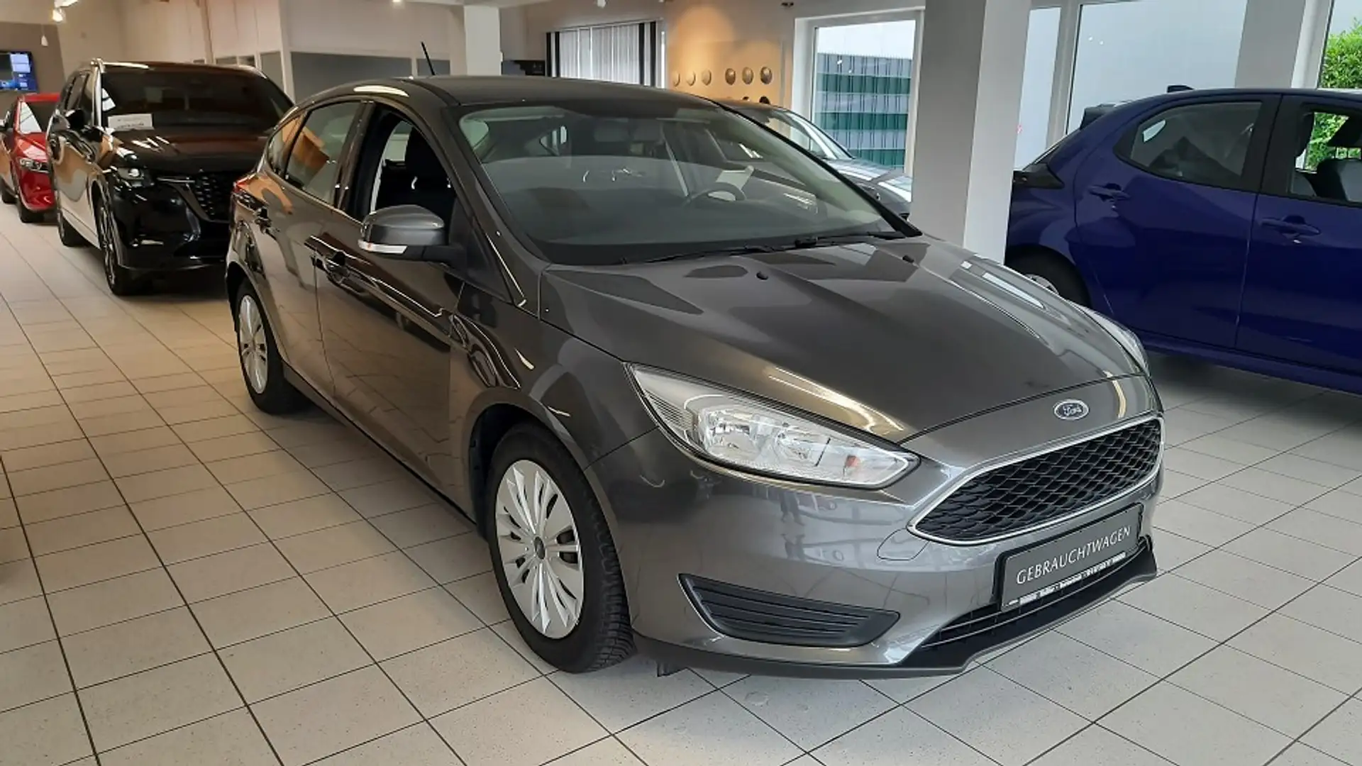 Ford Focus 1.6 Ti-VCT Trend Grijs - 2