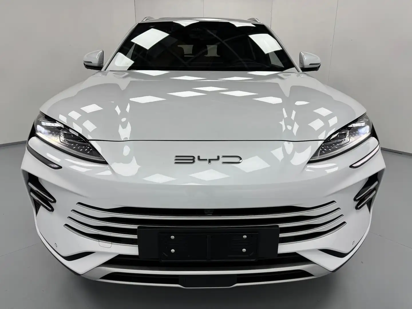 BYD Seal DMi BOOST SuperDMTechnology eCVT 218CV PROMO! Weiß - 2