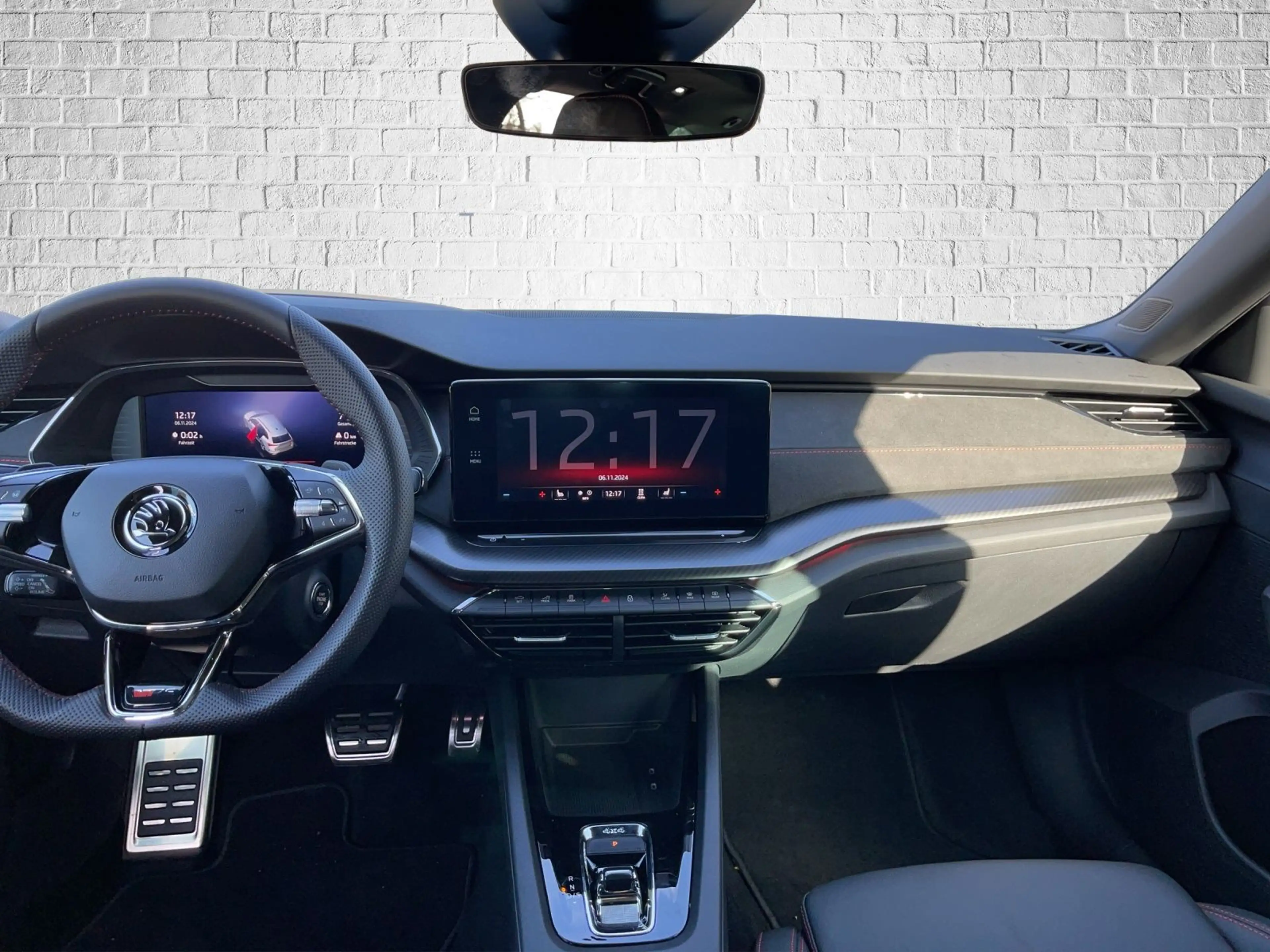 Skoda Octavia Combi 2.0 TDI DSG 4x4 - RS Final Edition — photo 12
