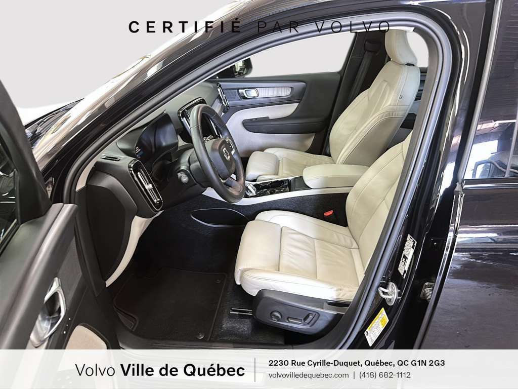 2023 Volvo XC40 B5 AWD Plus Dark Theme — снимка 1