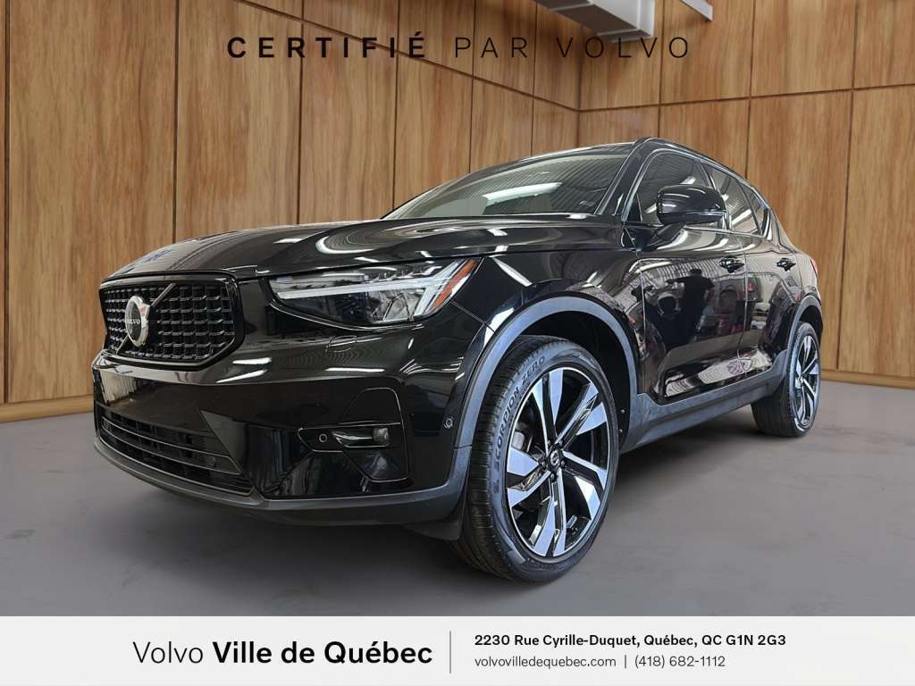 2023 Volvo XC40 B5 AWD Plus Dark Theme