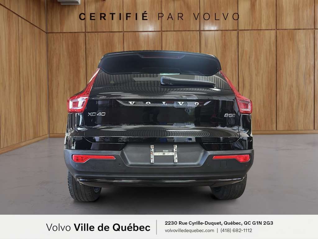 2023 Volvo XC40 B5 AWD Plus Dark Theme — снимка 1