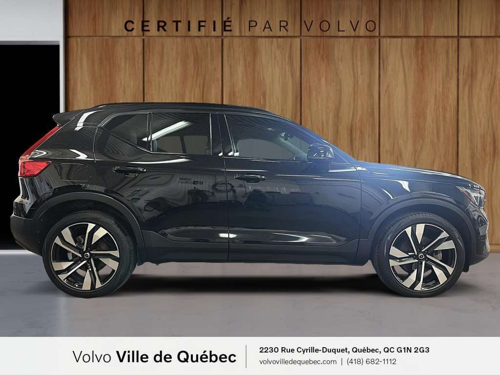 2023 Volvo XC40 B5 AWD Plus Dark Theme — снимка 1