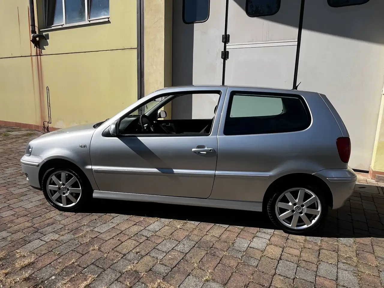 Volkswagen Polo III 1999 3p 1.4 Highline, foto 2