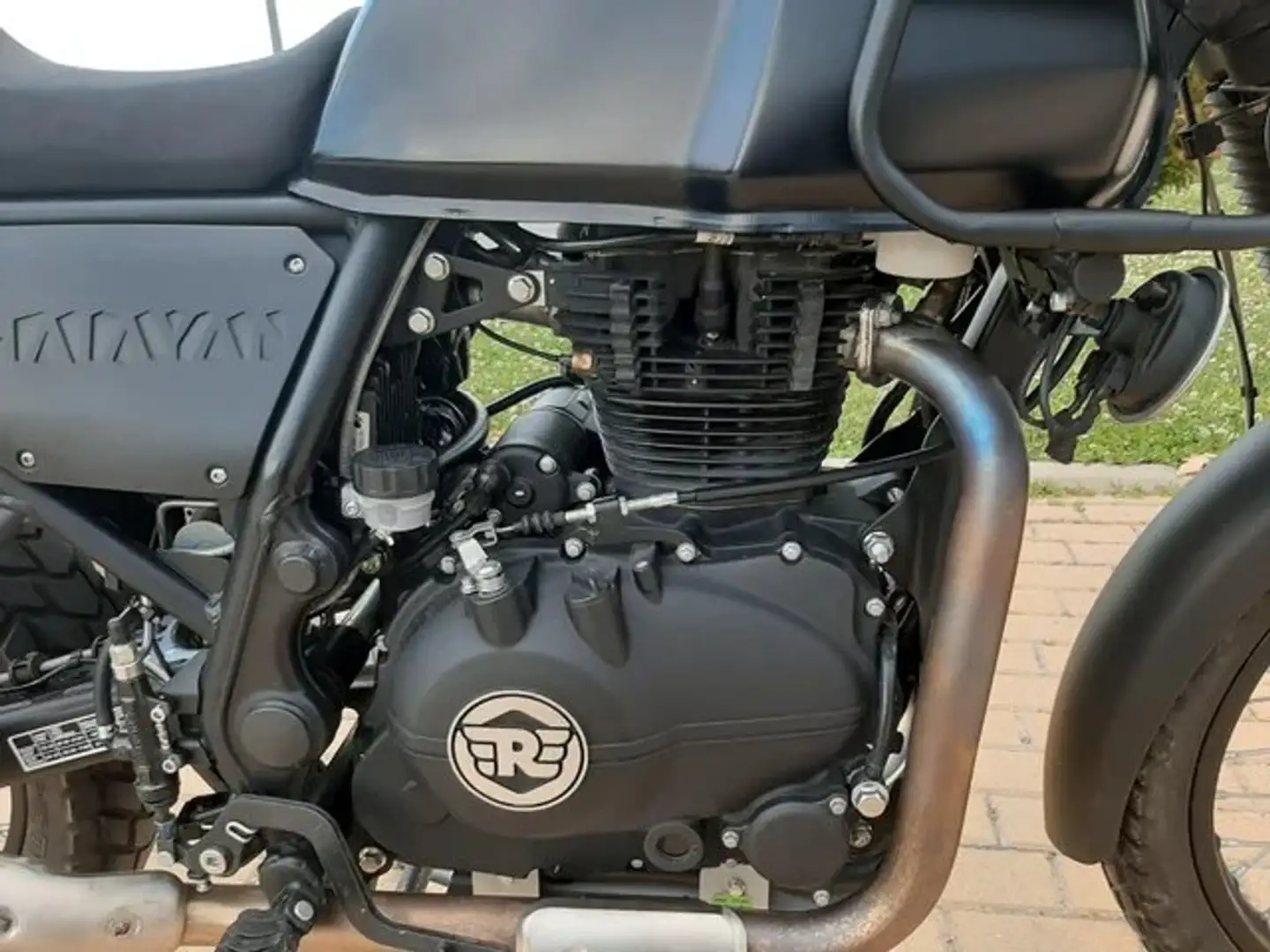 Royal Enfield Himalayan Schwarz - 1
