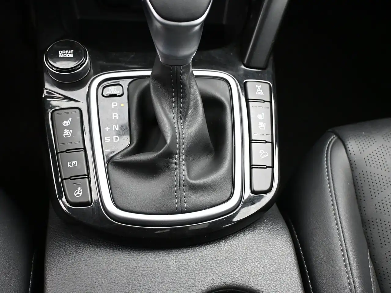 Kia Seltos снимка Kia Seltos