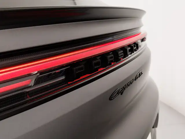 Porsche Cayenne view 12