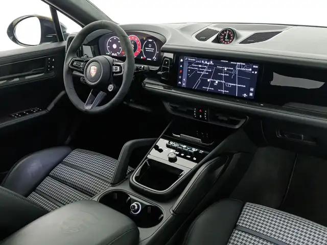 Porsche Cayenne view 7