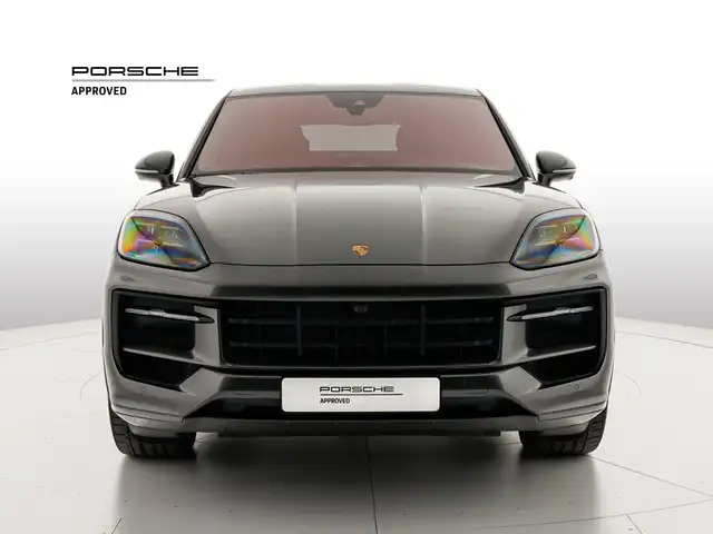 Porsche Cayenne view 4