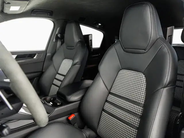 Porsche Cayenne view 9