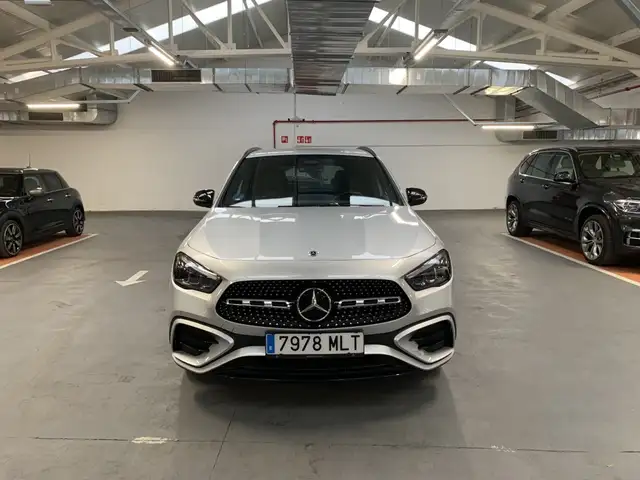 Mercedes-Benz GLA 250 250e