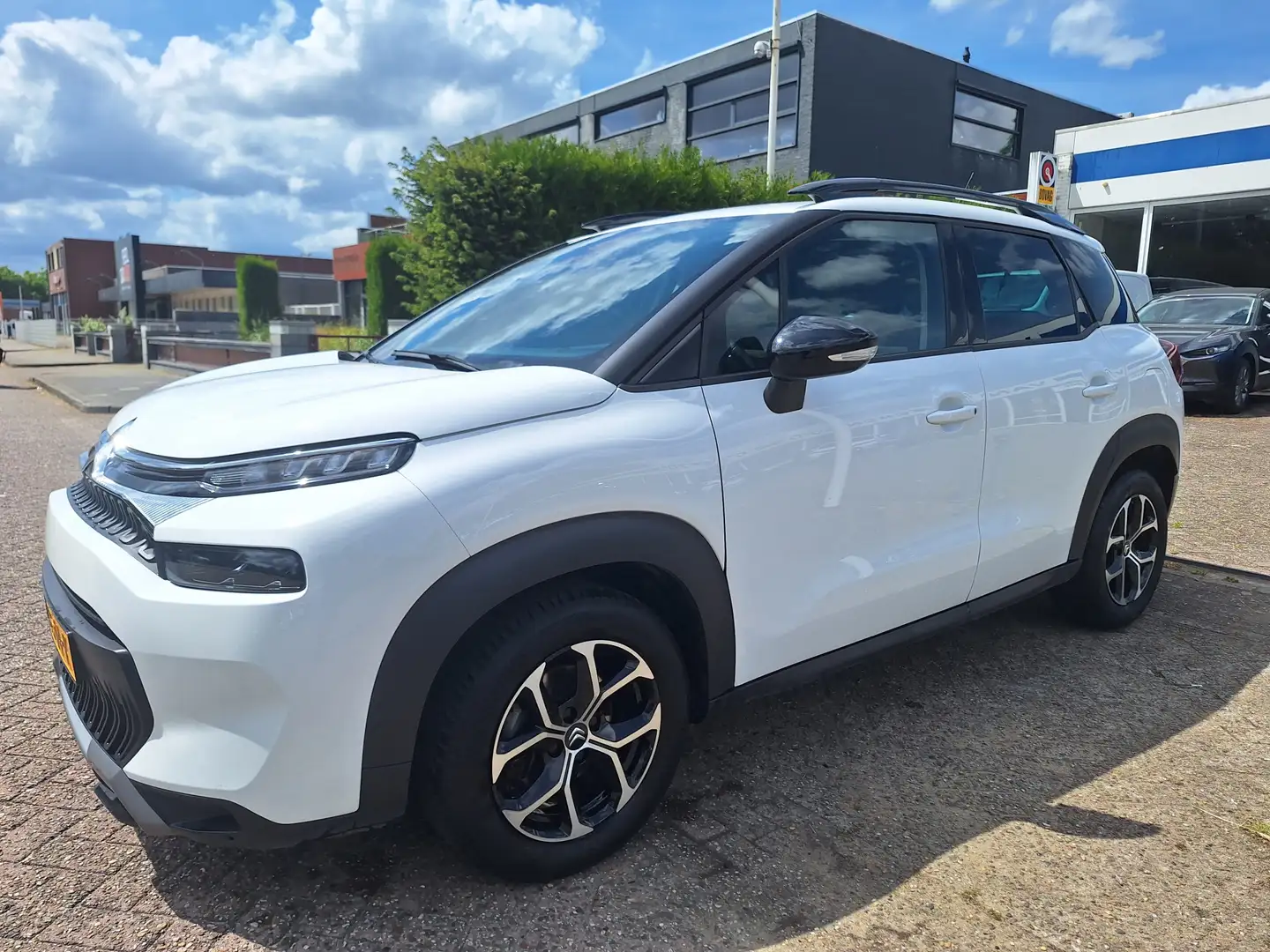 Citroen C3 Aircross 1.2 PureTech Shine 15x op voorraad Wit - 2