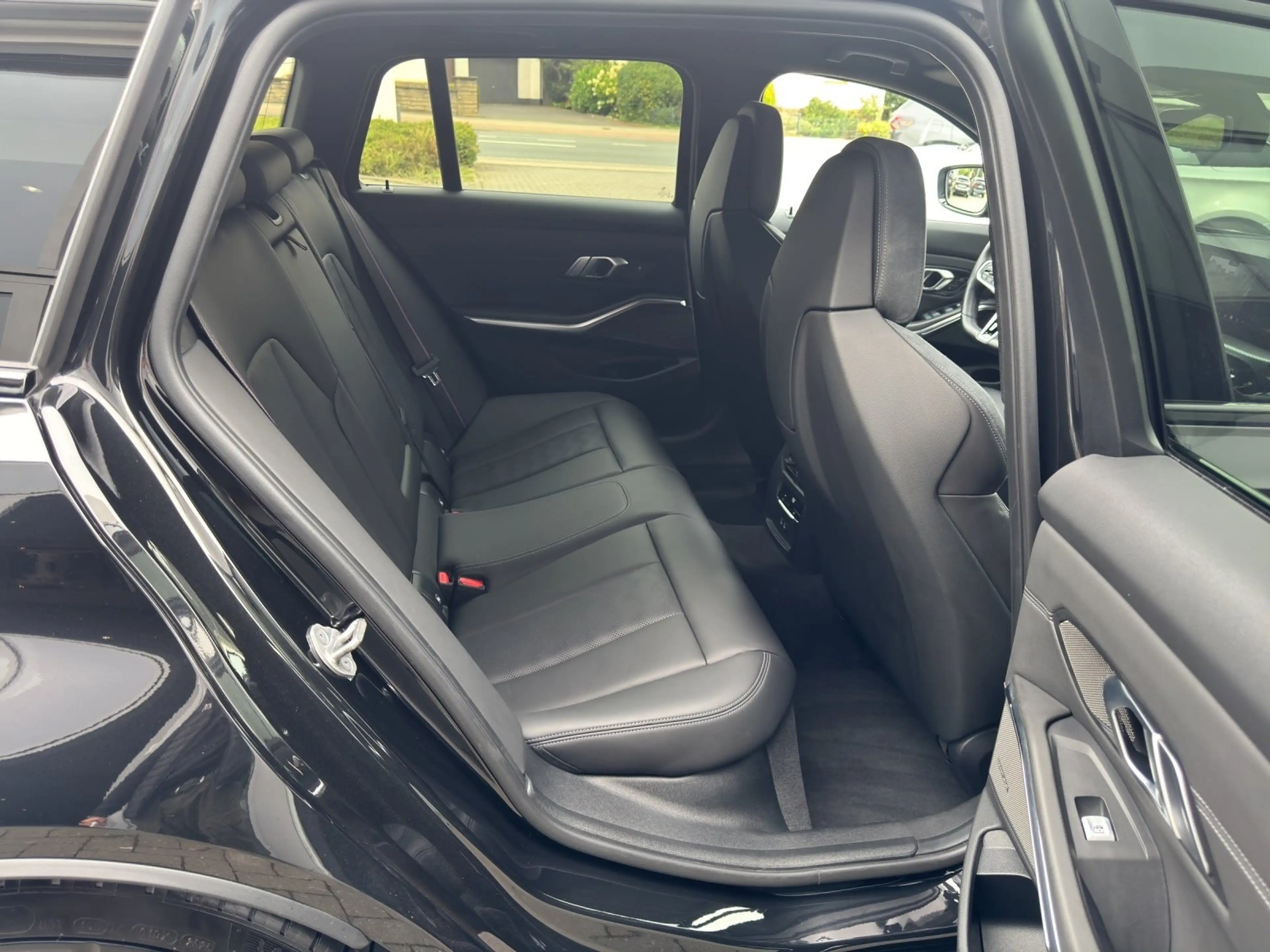 BMW M3 Competition M xDrive Touring — photo 15