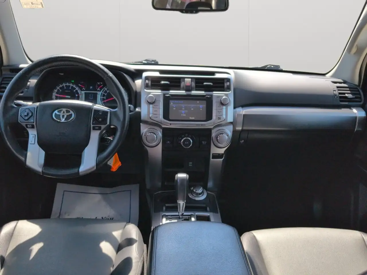 Toyota 4-Runner снимка Toyota 4-Runner