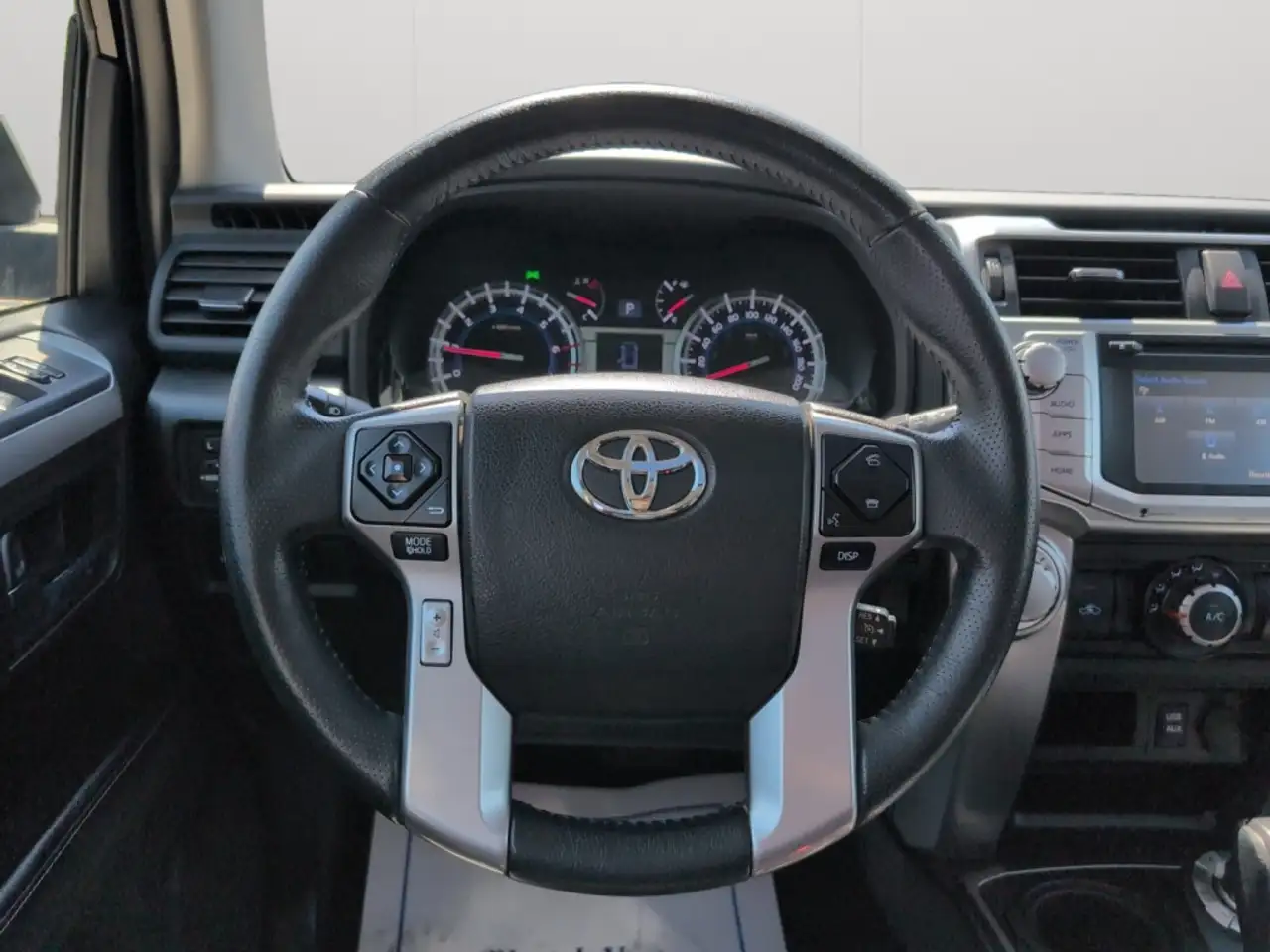 Toyota 4-Runner снимка Toyota 4-Runner