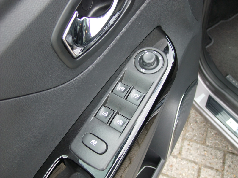 Renault Captur 1.2 TCe Xmod , Camera , Leder, Stoelverwarming, Na — photo 24