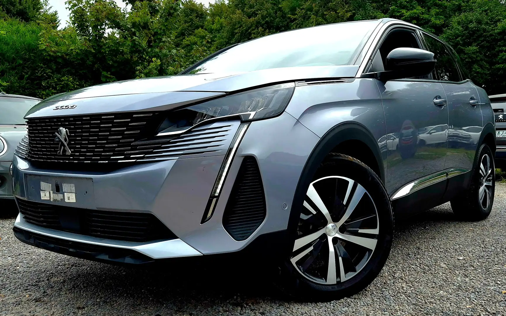 Peugeot 3008 3008 1.2 Turbo MHEV Allure Pack TVA DEDUCTIBLE Plateado - 1